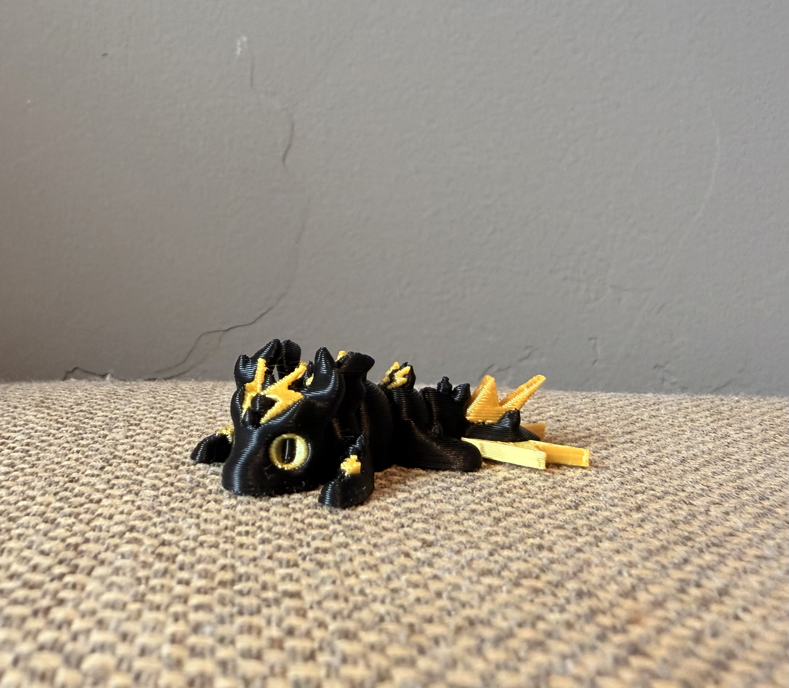 Mini Lightning Dragon - Black and Gold